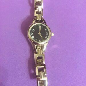 BLACK FACE LADIES SILVER TONE WATCH WITH SILVER-TONE BRACELET